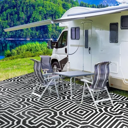Geometric Pattern Outdoor Rug