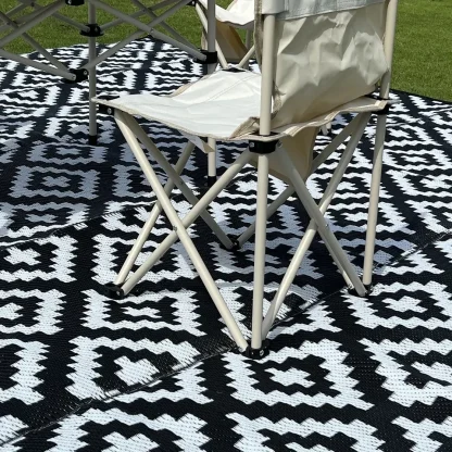 Reversible Light Weight Outdoor Rug - Image 7