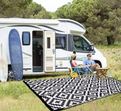 Reversible Light Weight Outdoor Rug - Image 4
