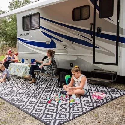Reversible Light Weight Outdoor Rug - Image 3
