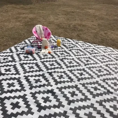 Reversible Light Weight Outdoor Rug - Image 5