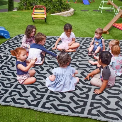 Reversible Patterned Outdoor Rug - Image 3
